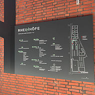 Wegeleitsystem-Tafel für die Kölner Rheinhöfe