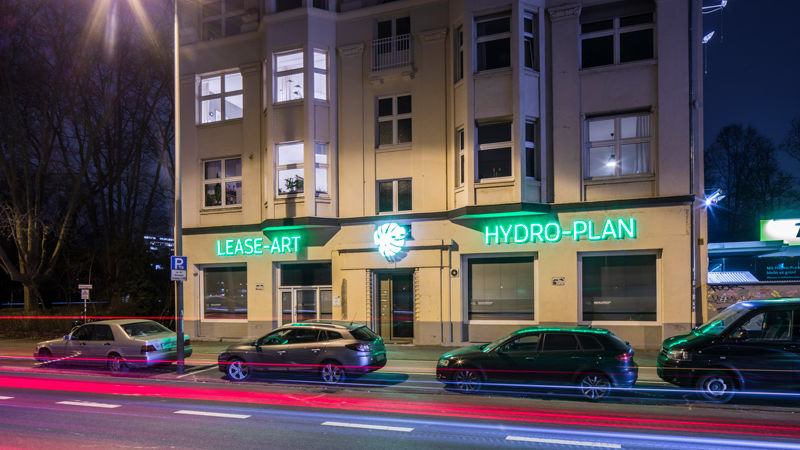 Lichtwerbung für die Mietpflanzen-Firma Hydro-Plan in Köln